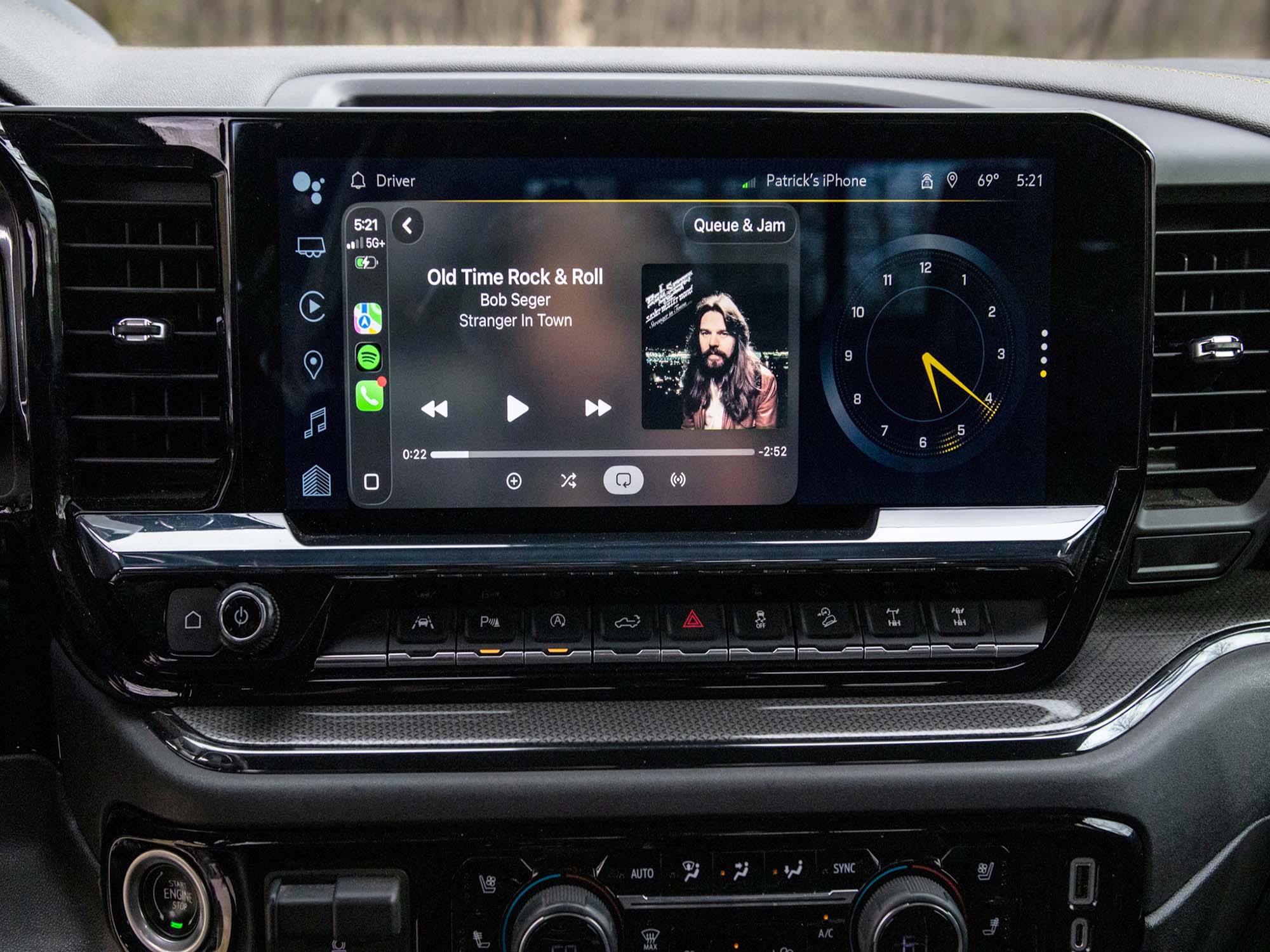 2022 Chevy Silverado K1500 KR2, Black, computer screen, deals4wheelz.com