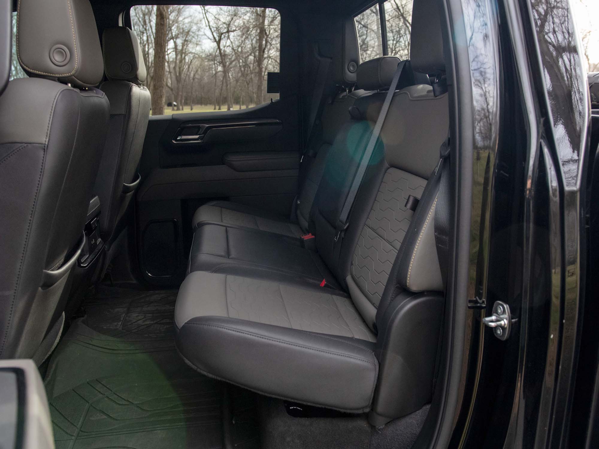 2022 Chevy Silverado K1500 KR2, Black, back seat interior, deals4wheelz.com