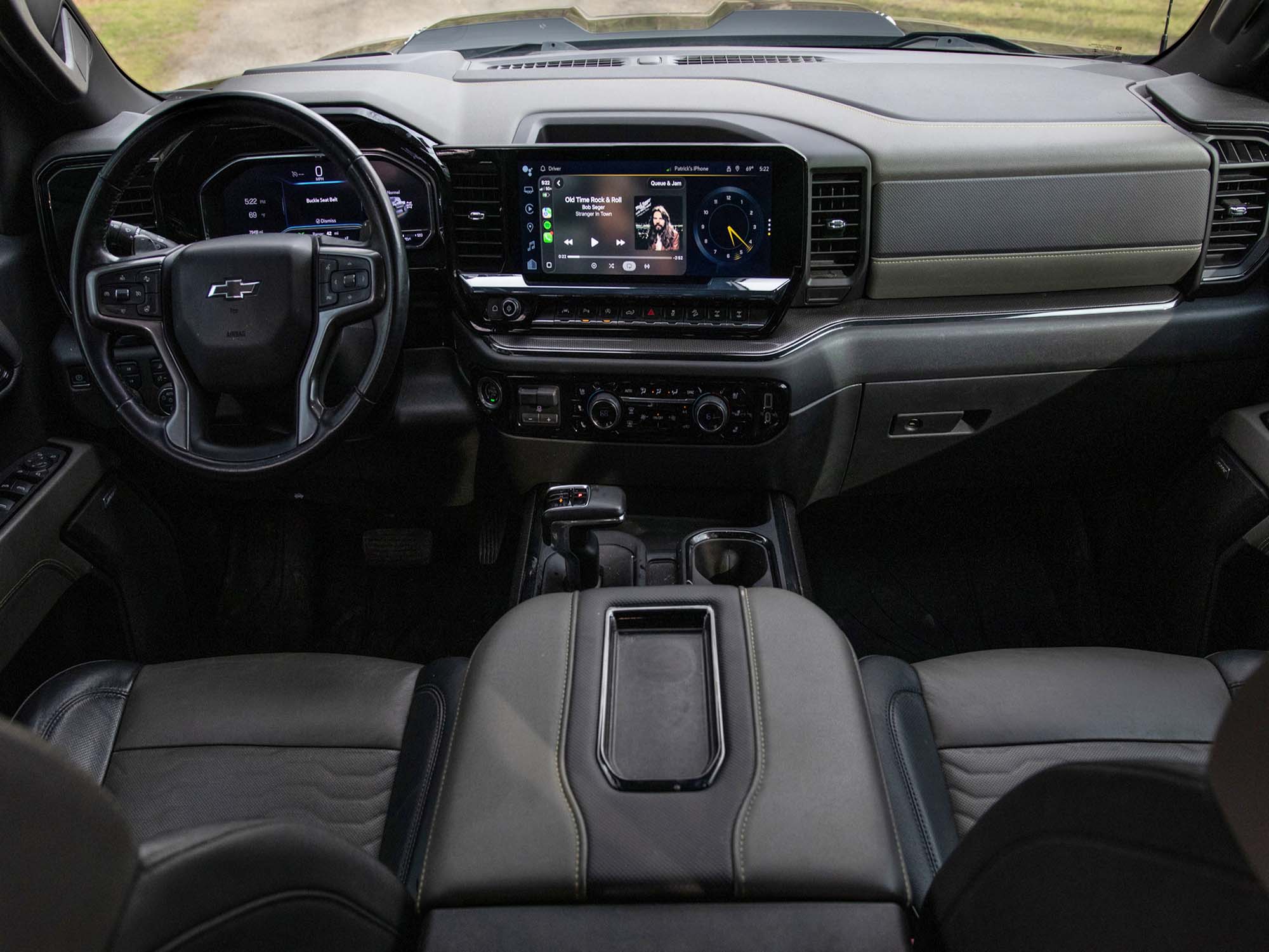 2022 Chevy Silverado K1500 KR2, Black, front interior, deals4wheelz.com