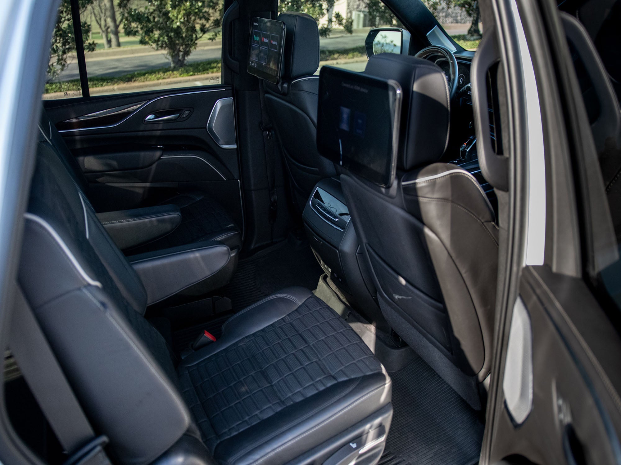 2023 Cadillac Escalade Sport Platinum, White, deals4wheelz.com